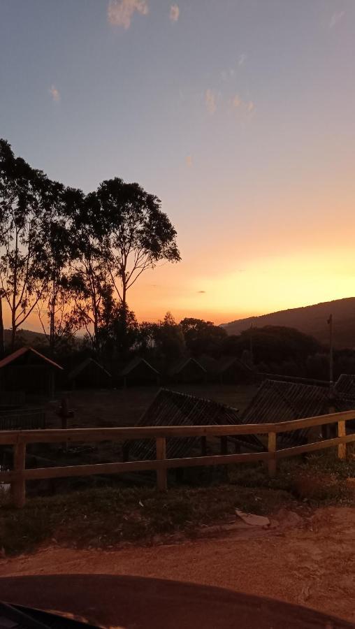 Chales E Camping Do Robinho 1 São Tomé das Letras Exteriör bild